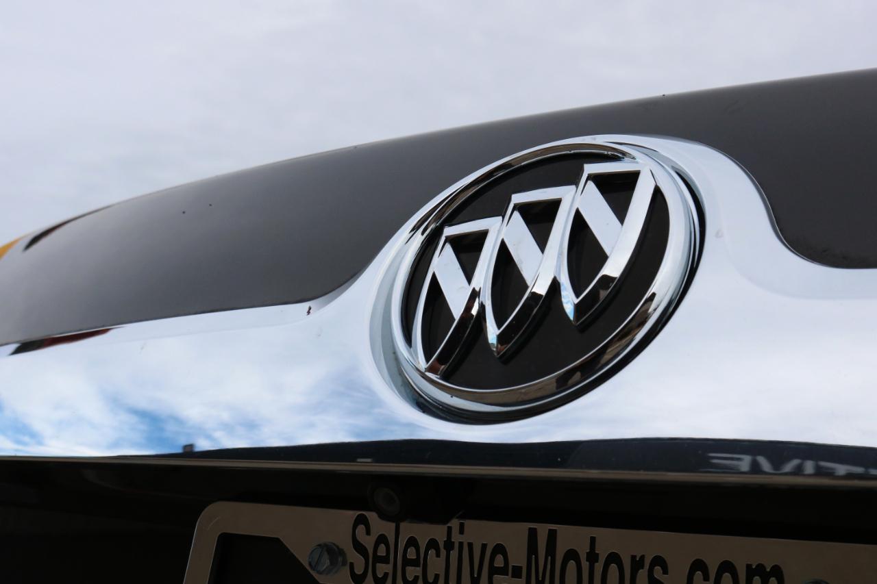 Buick LaCrosse photo 14
