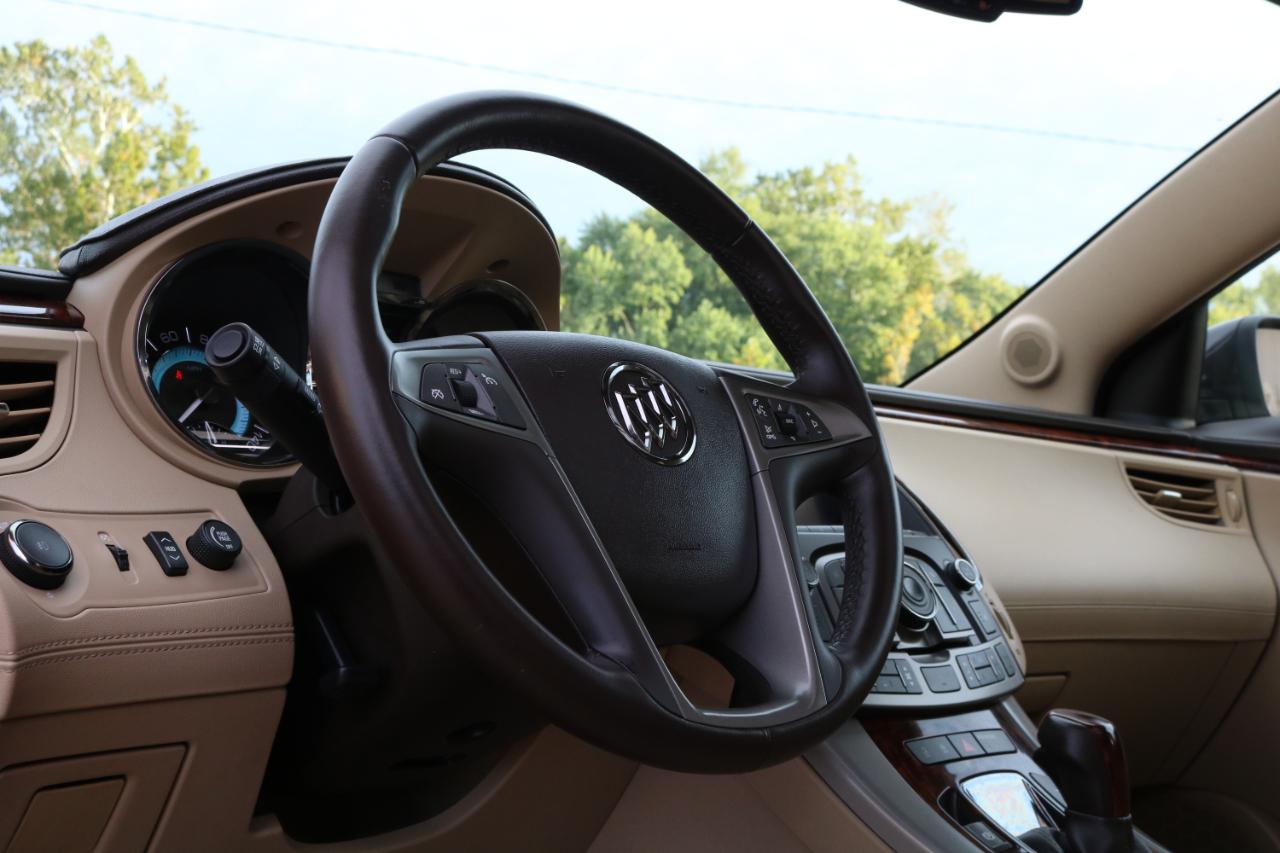 Buick LaCrosse photo 23