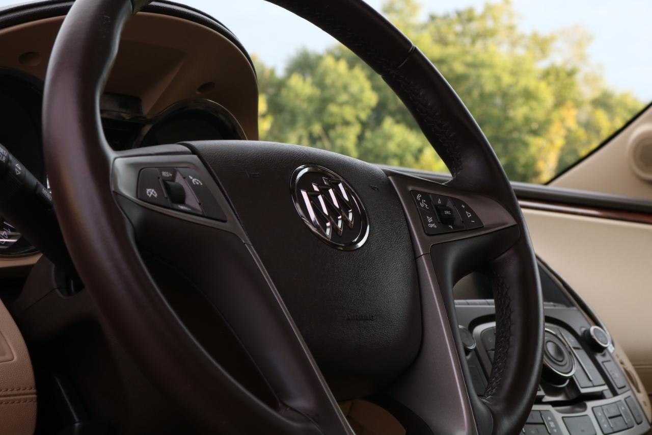 Buick LaCrosse photo 24