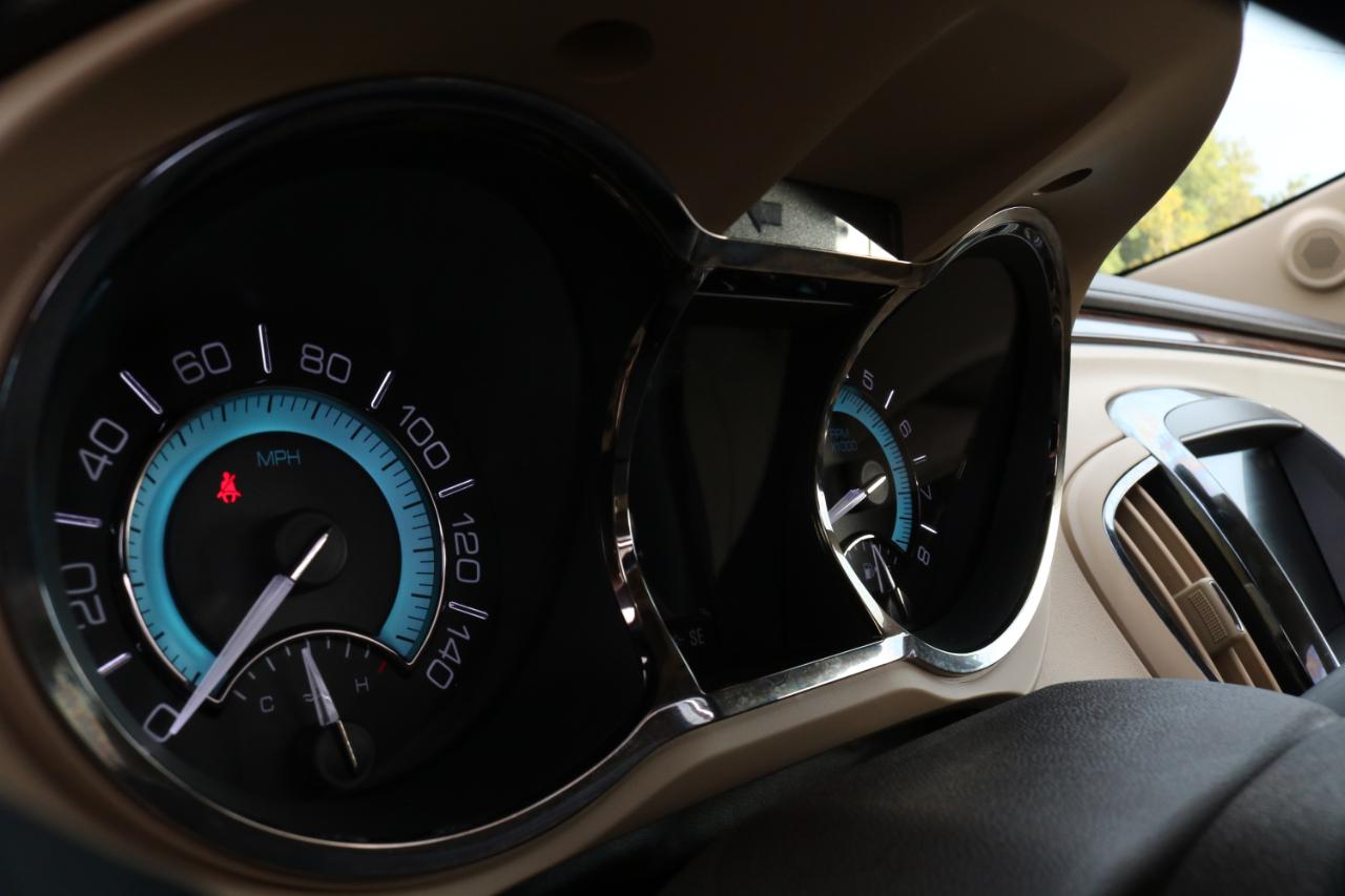 Buick LaCrosse photo 25