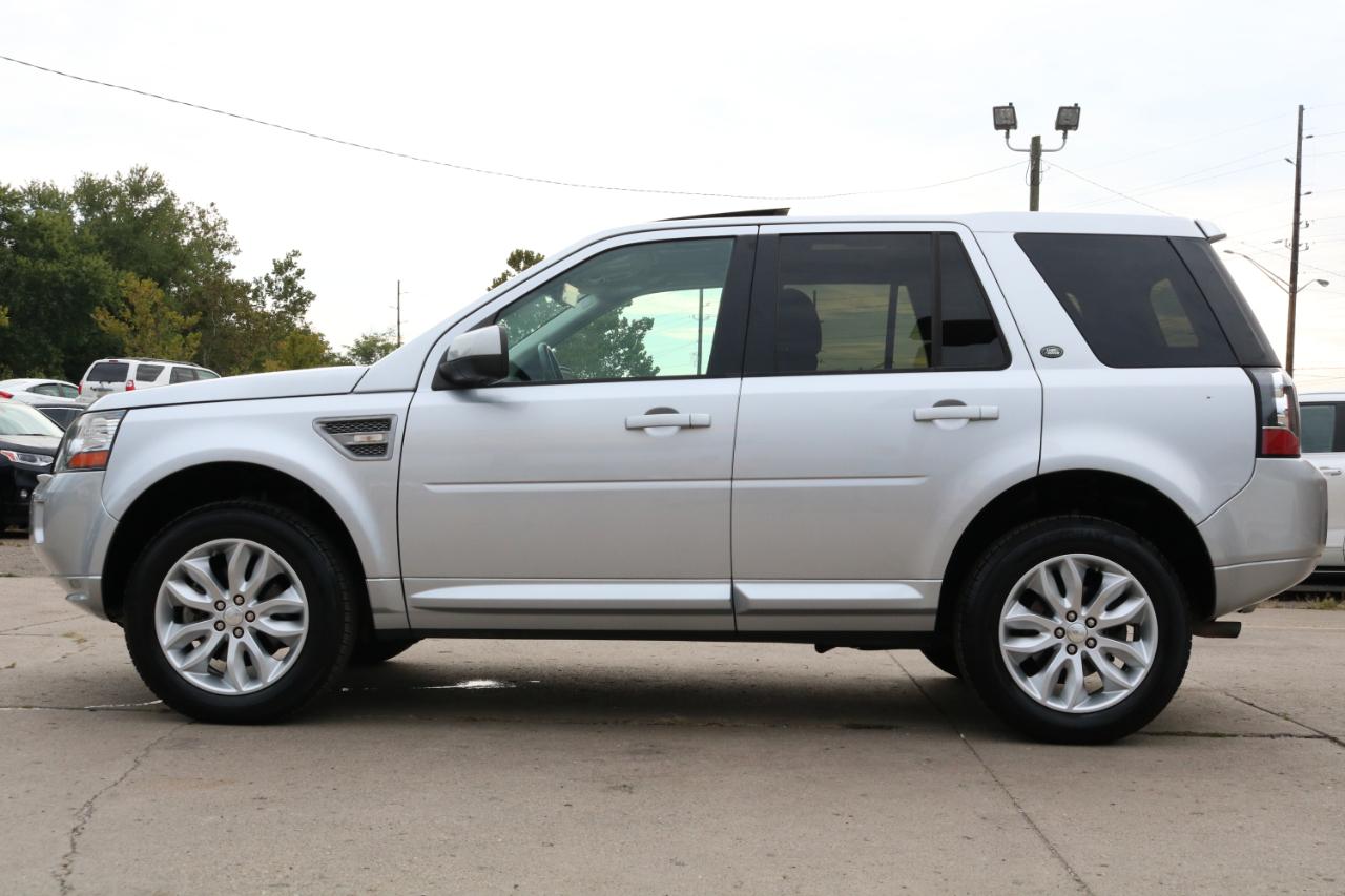 Land Rover LR2 photo 12