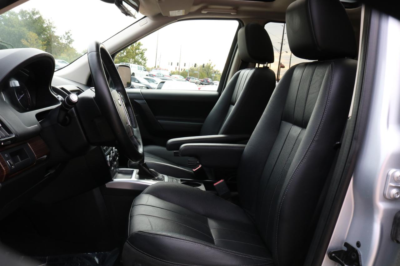 Land Rover LR2 photo 17