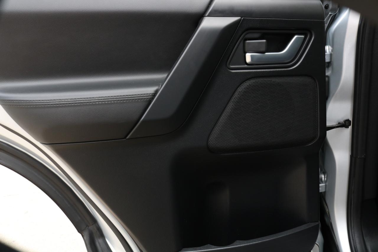Land Rover LR2 photo 29