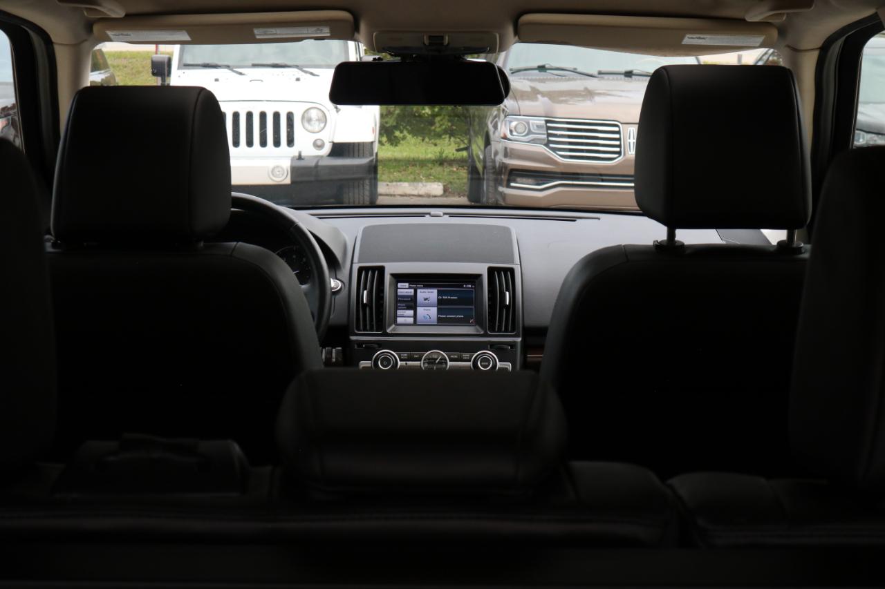 Land Rover LR2 photo 33