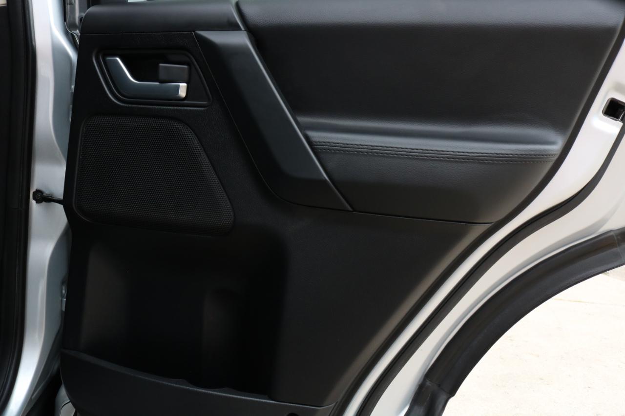 Land Rover LR2 photo 34