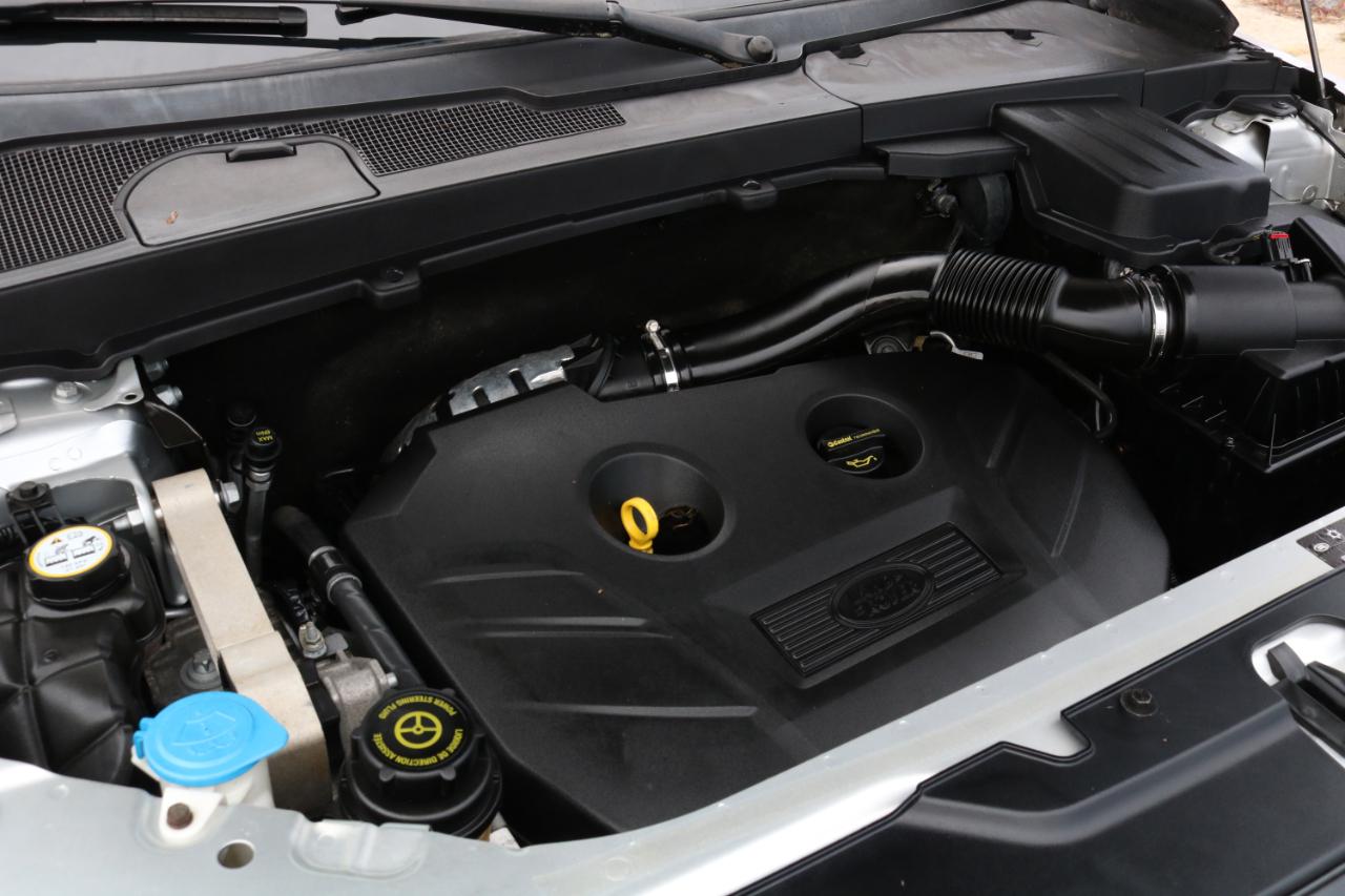 Land Rover LR2 photo 42