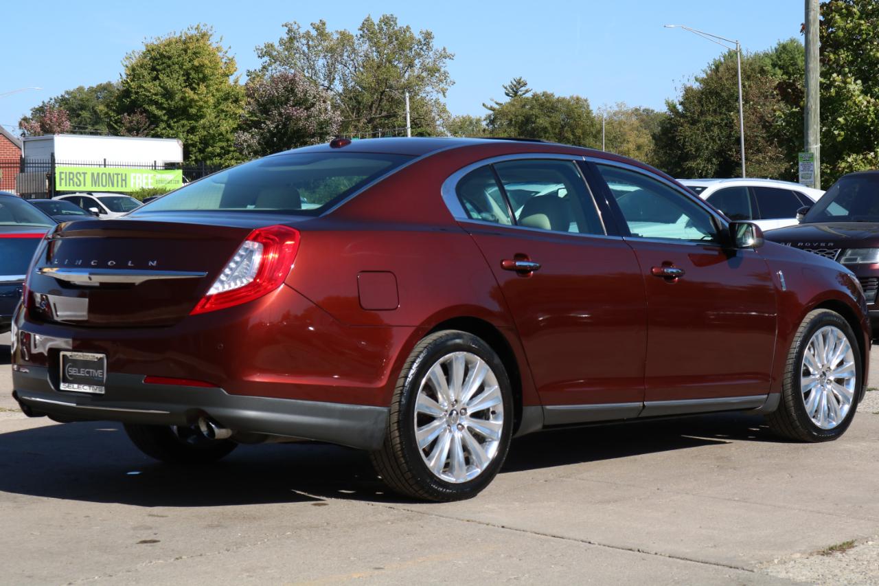 Lincoln MKS photo 8