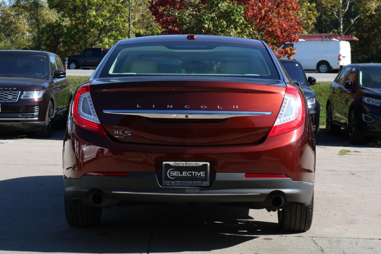 Lincoln MKS photo 9