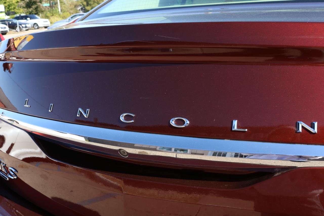 Lincoln MKS photo 10