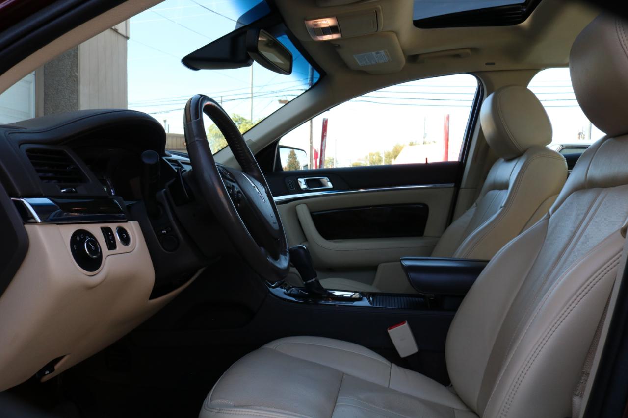 Lincoln MKS photo 17