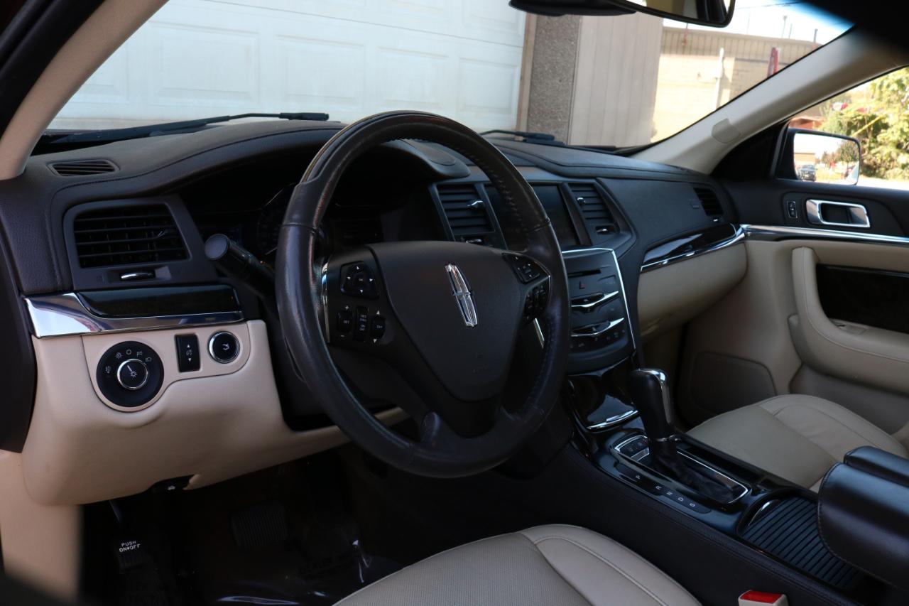 Lincoln MKS photo 19