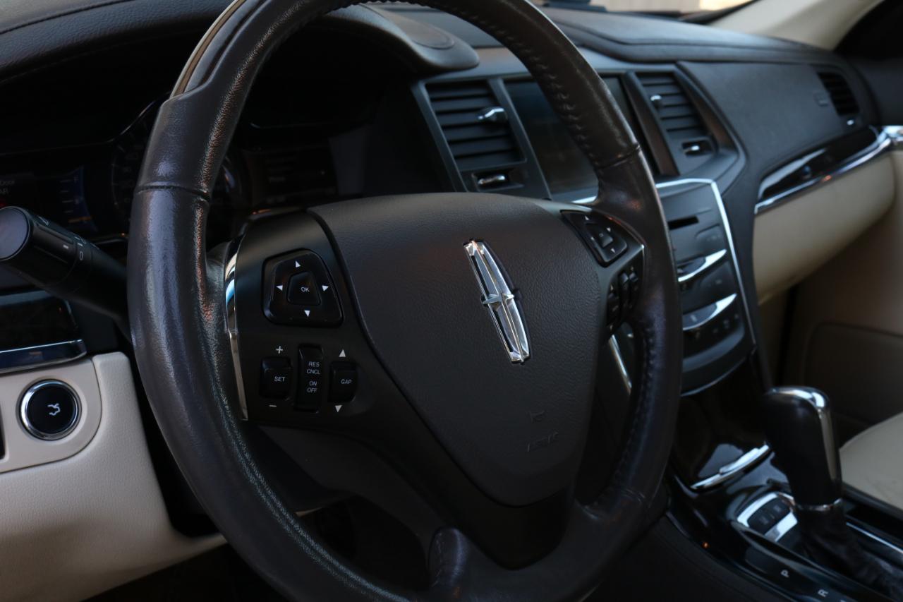 Lincoln MKS photo 20