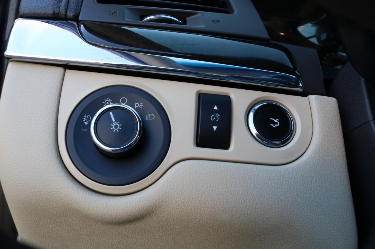 Lincoln MKS photo 22