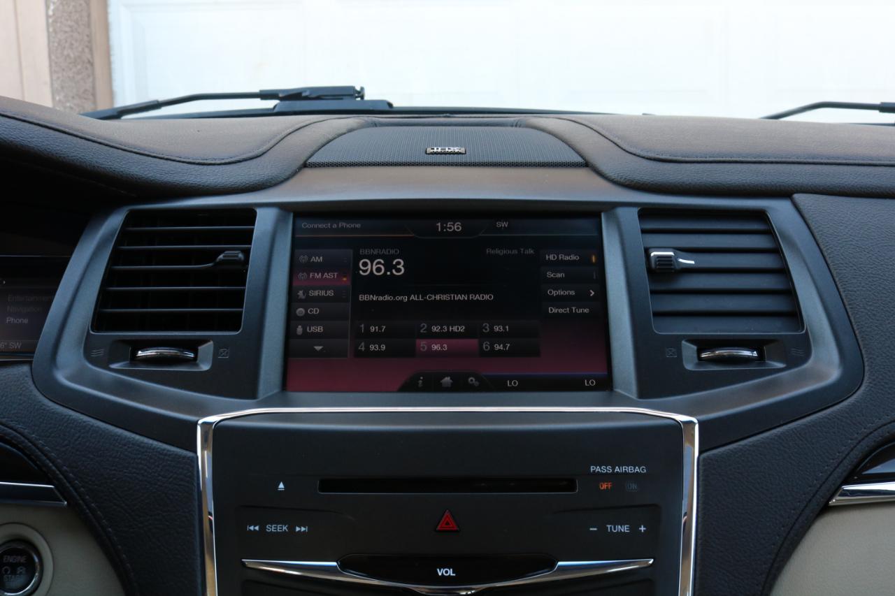 Lincoln MKS photo 24
