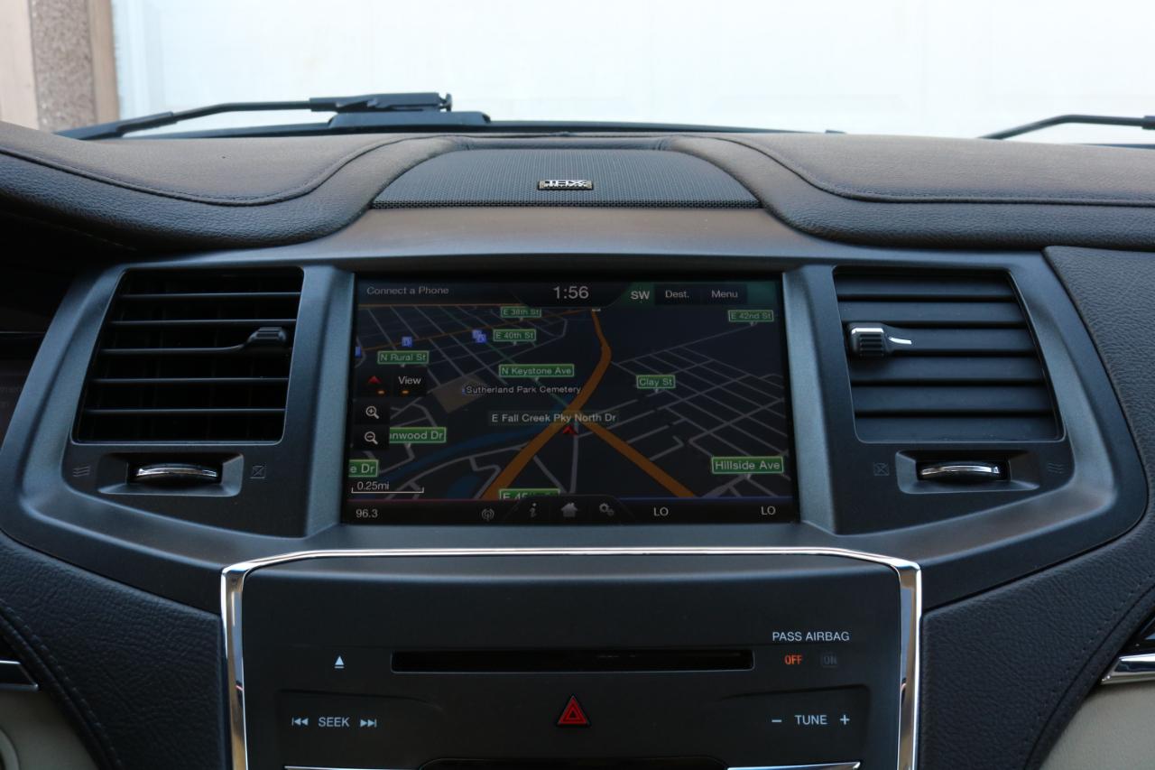Lincoln MKS photo 25