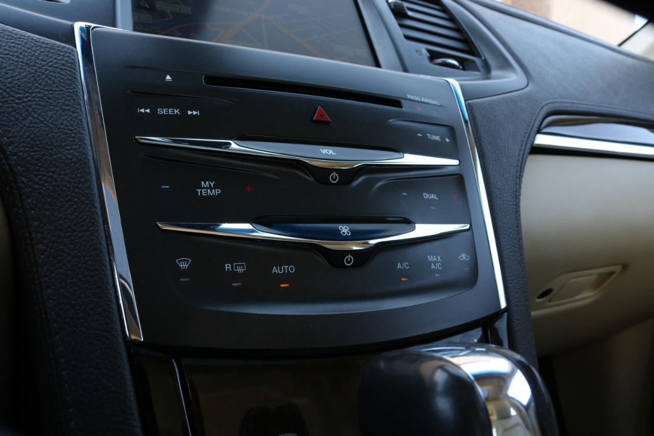 Lincoln MKS photo 27