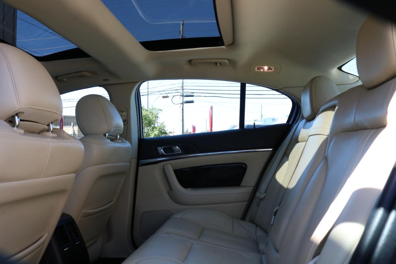 Lincoln MKS photo 31