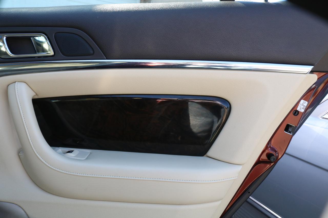 Lincoln MKS photo 34