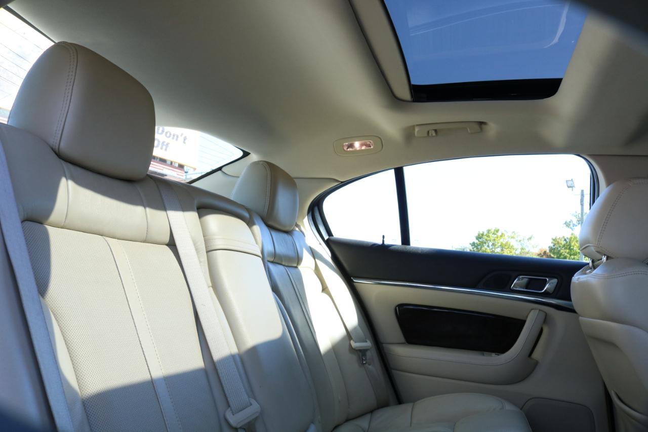 Lincoln MKS photo 36