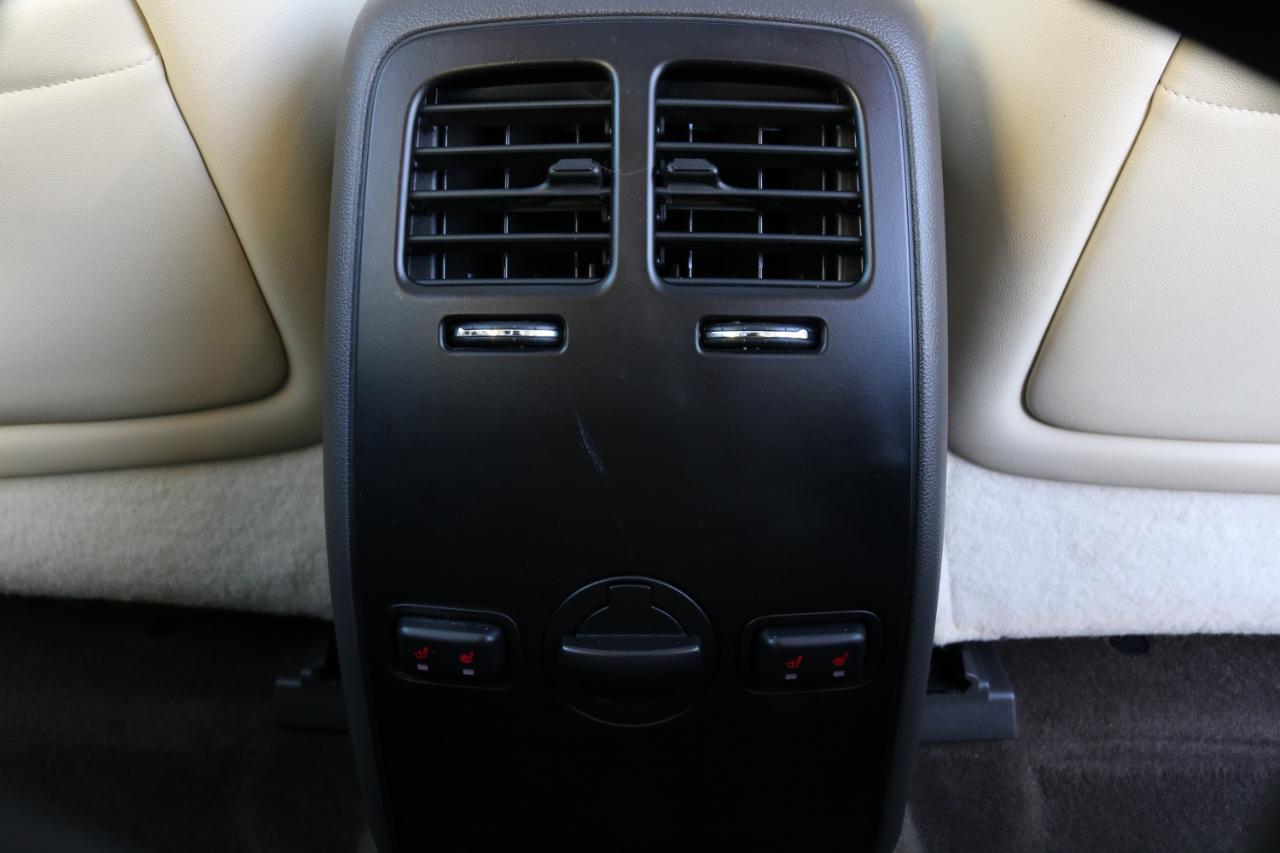 Lincoln MKS photo 37