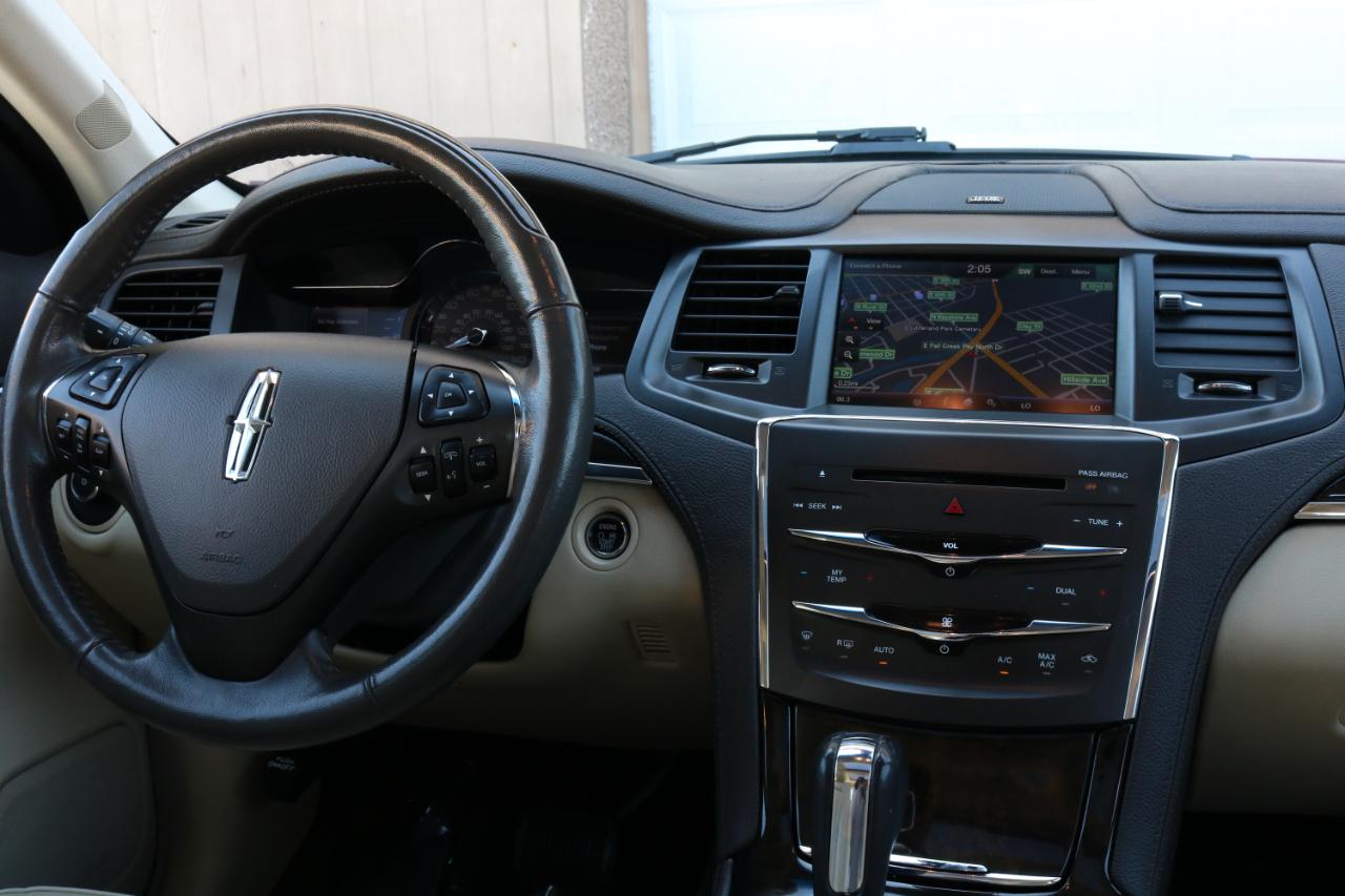 Lincoln MKS photo 39