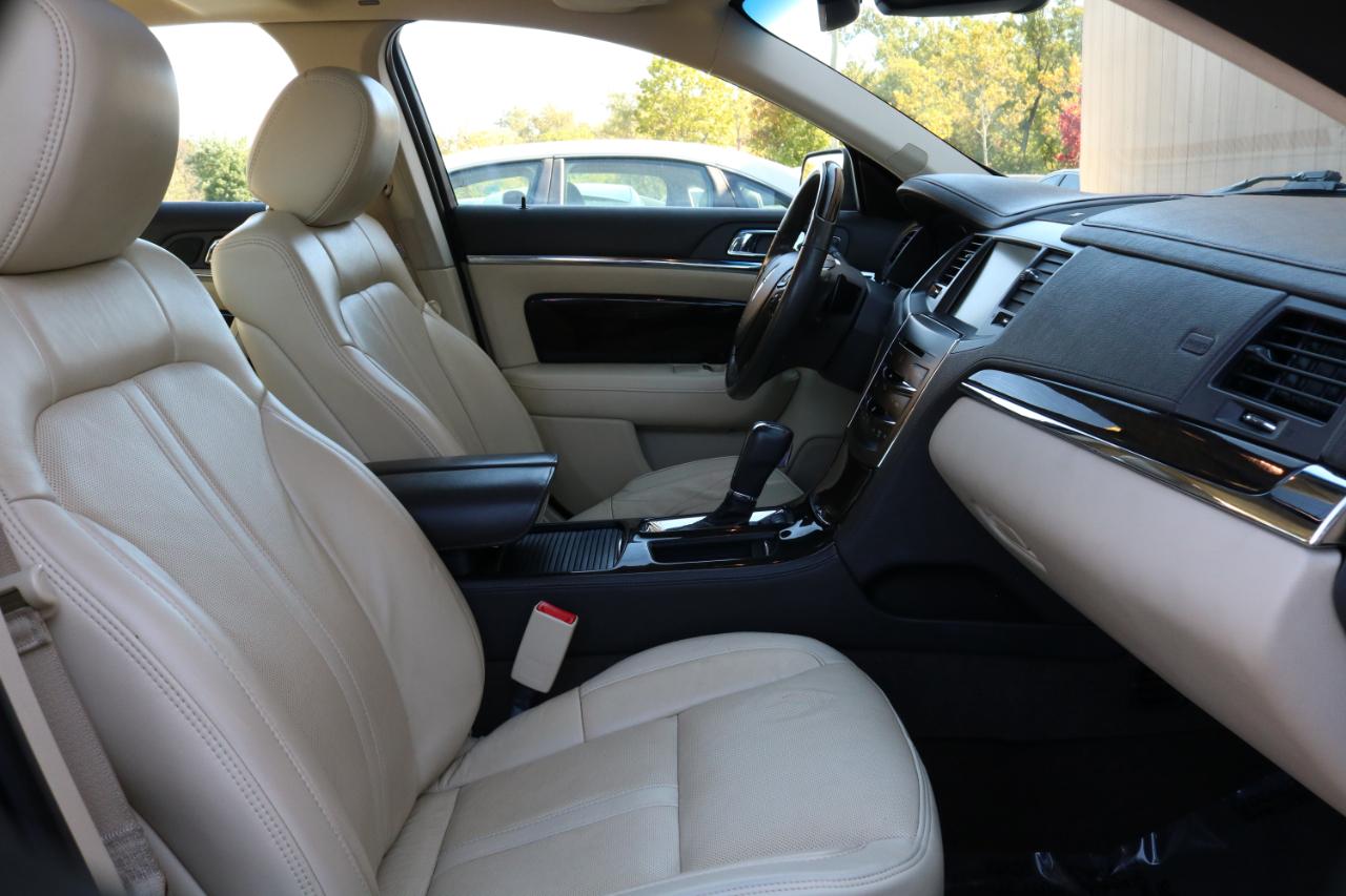 Lincoln MKS photo 42