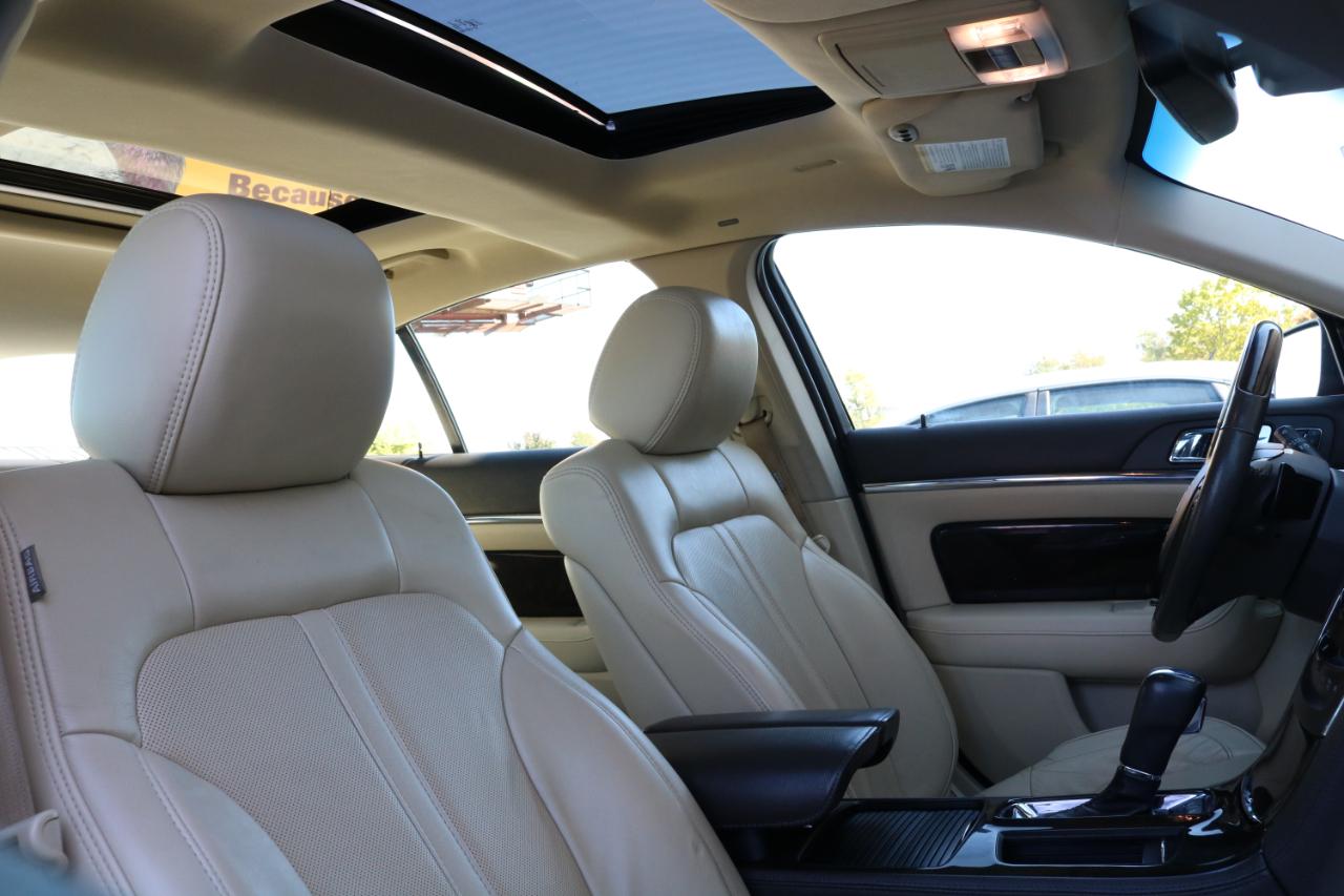 Lincoln MKS photo 44