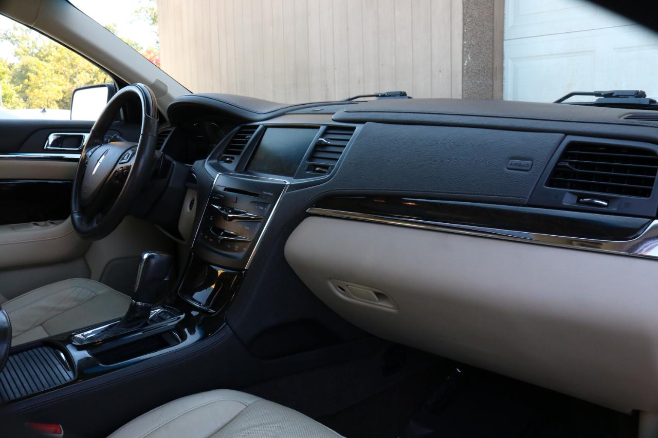 Lincoln MKS photo 45