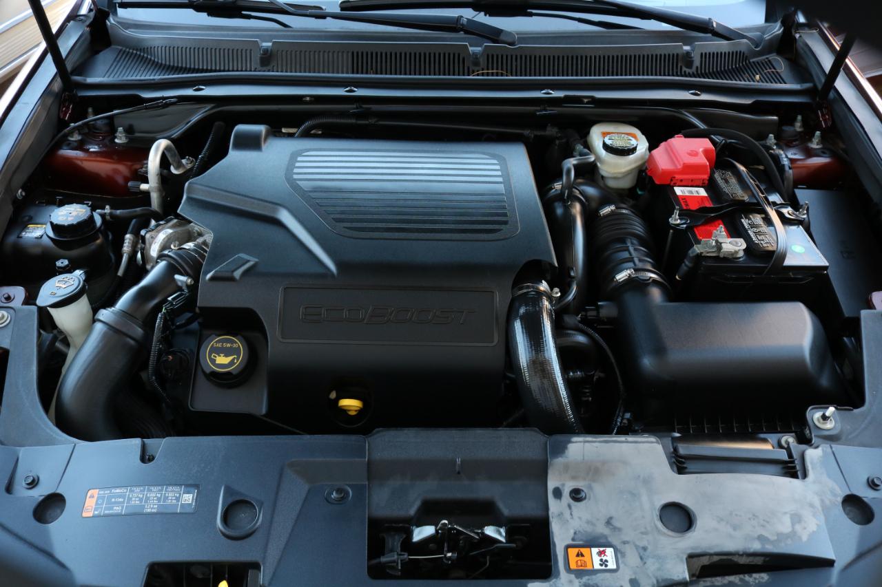 Lincoln MKS photo 46