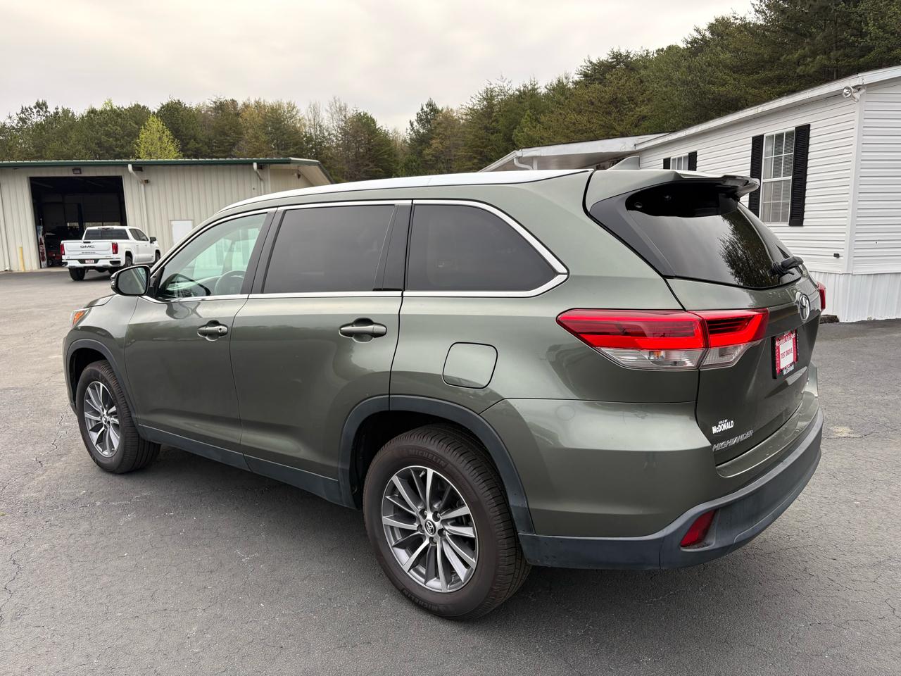 Toyota Highlander XLE FWD V6 2019