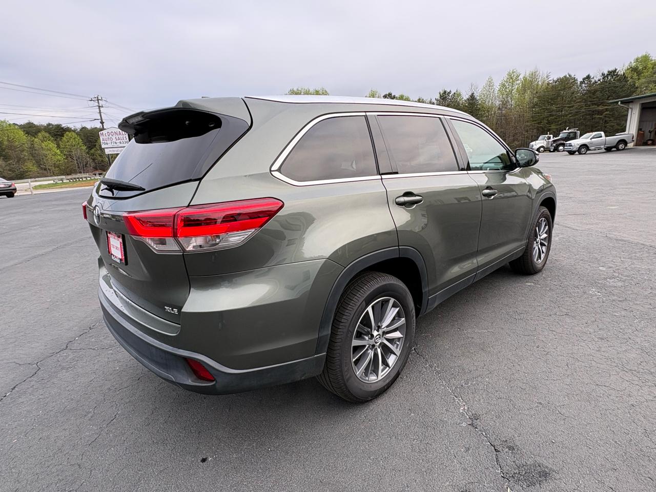 Toyota Highlander XLE FWD V6 2019