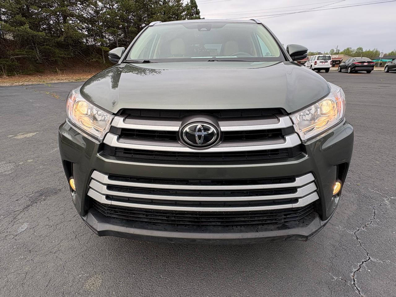 Toyota Highlander XLE FWD V6 2019