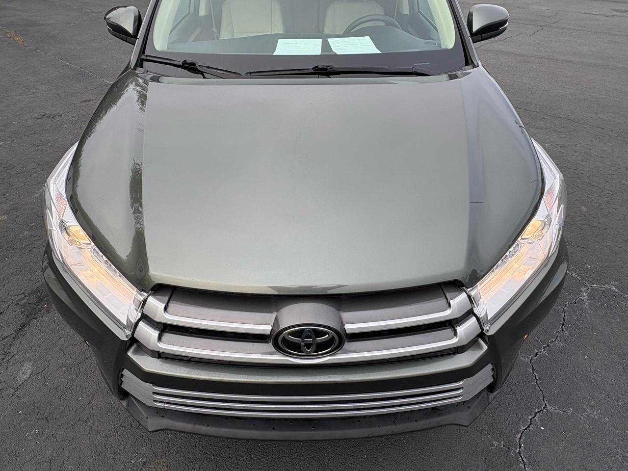 Toyota Highlander XLE FWD V6 2019