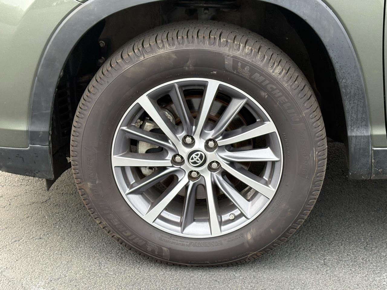 Toyota Highlander XLE FWD V6 2019