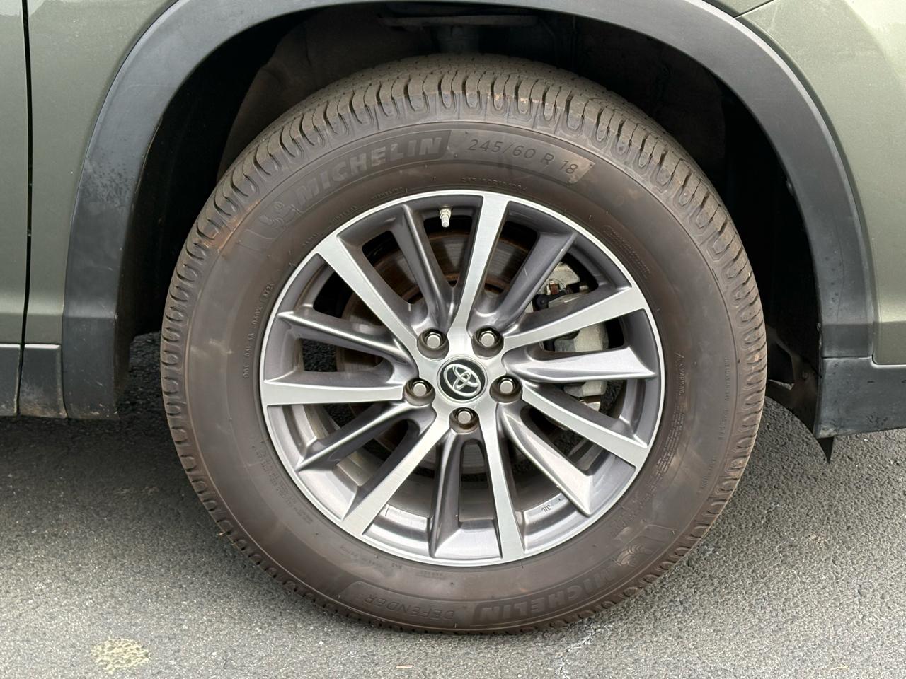 Toyota Highlander XLE FWD V6 2019