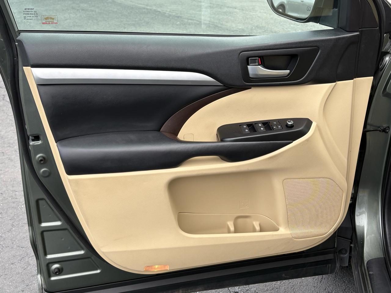 Toyota Highlander XLE FWD V6 2019