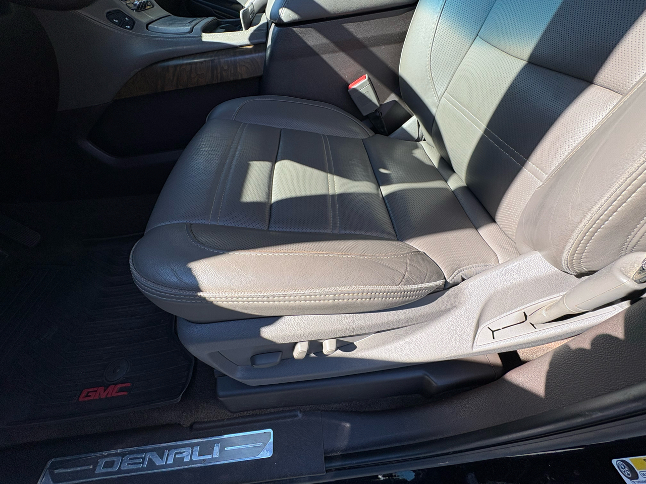 GMC Yukon Denali 4WD 2018 GMC Yukon Denali 4WD 2018