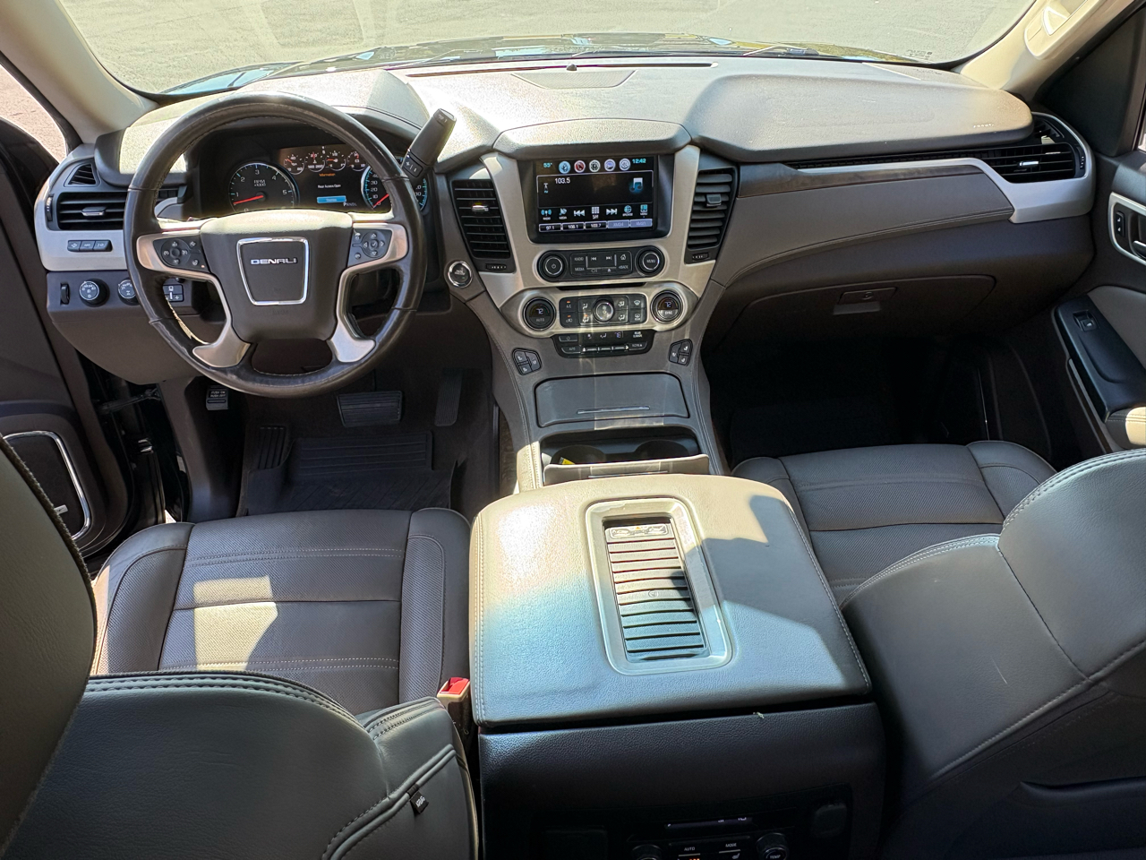 GMC Yukon Denali 4WD 2018 GMC Yukon Denali 4WD 2018