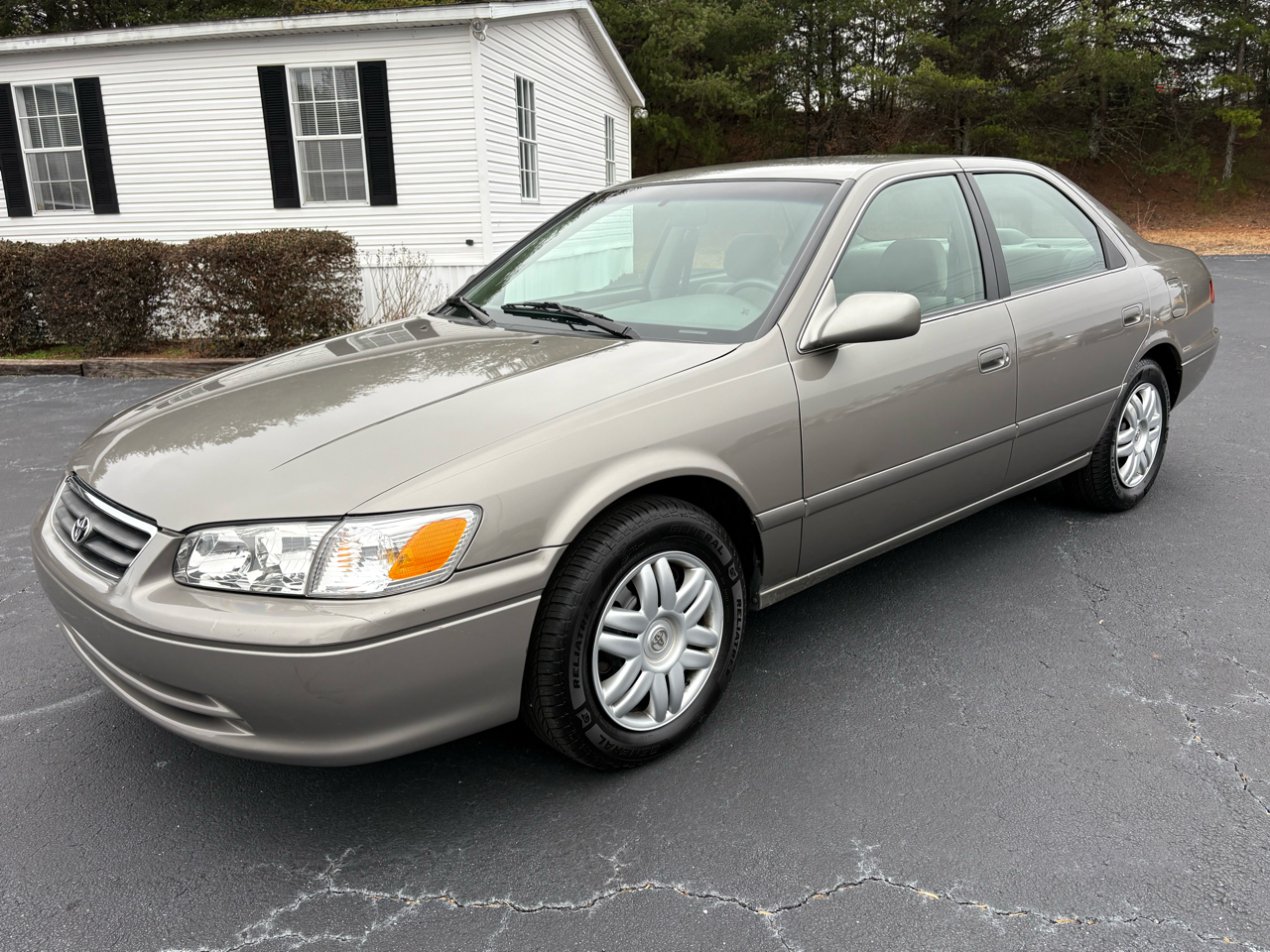 Toyota Camry LE 2000