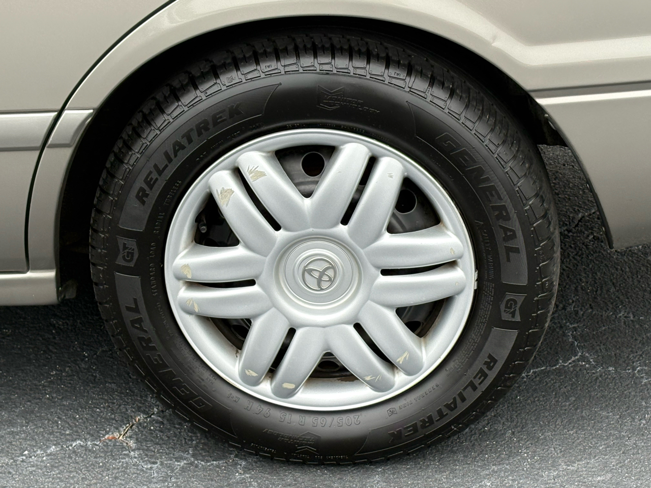 Toyota Camry LE 2000