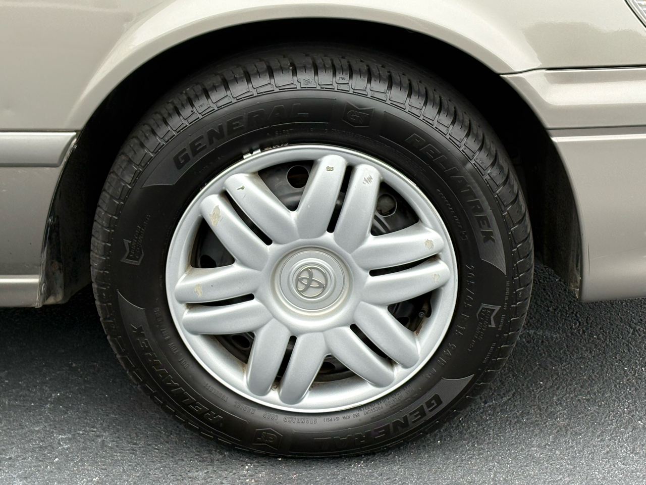 Toyota Camry LE 2000