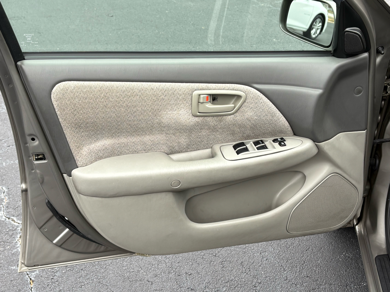 Toyota Camry LE 2000