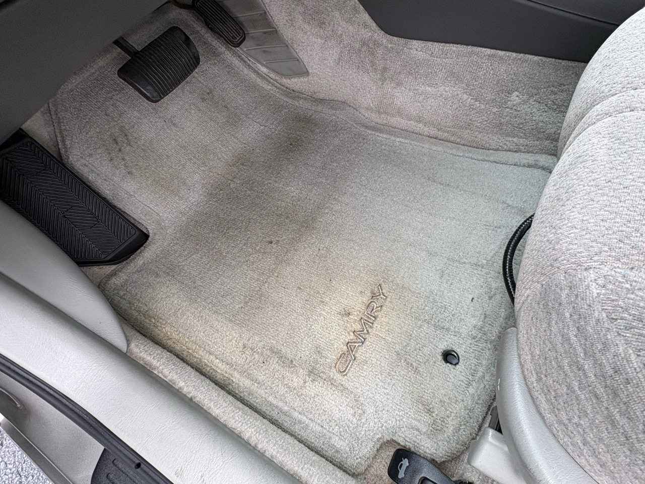 Toyota Camry LE 2000