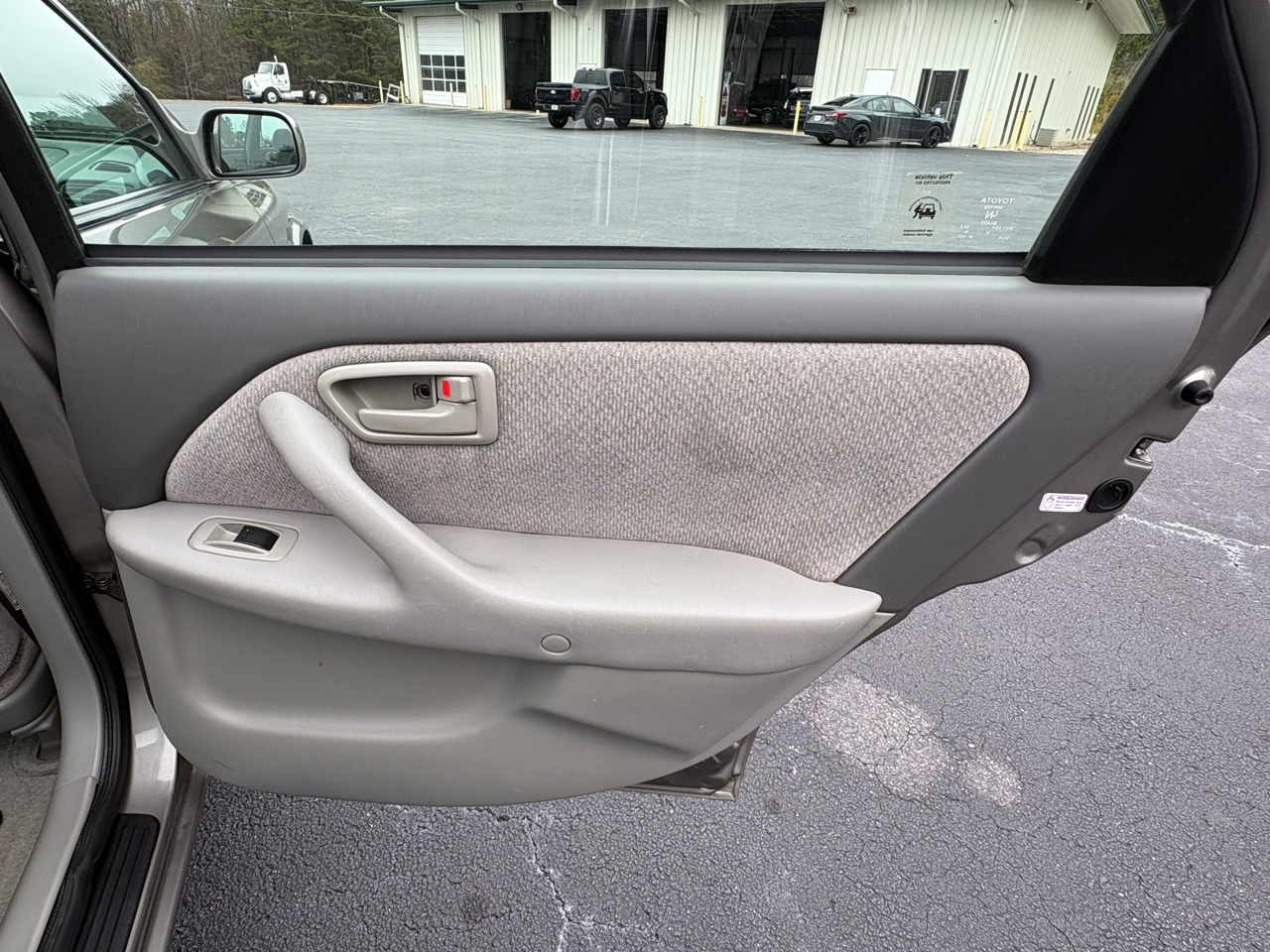 Toyota Camry LE 2000