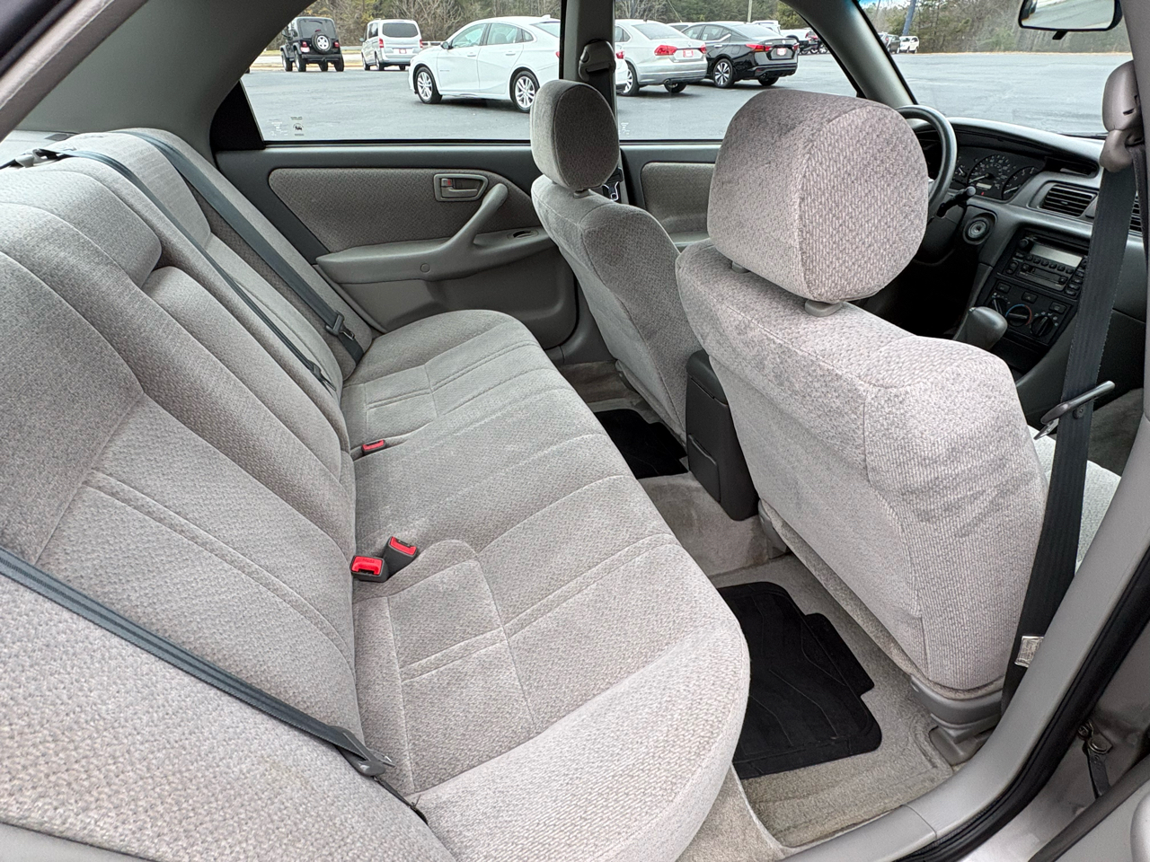 Toyota Camry LE 2000