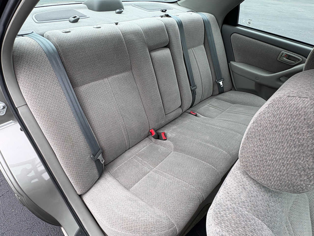 Toyota Camry LE 2000