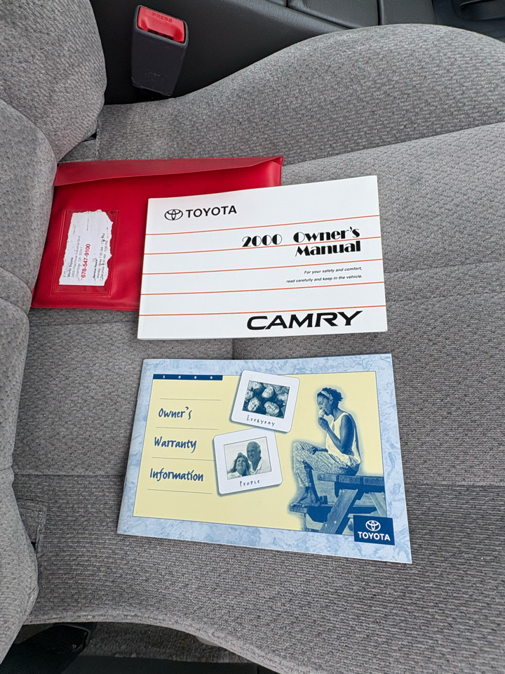 Toyota Camry LE 2000