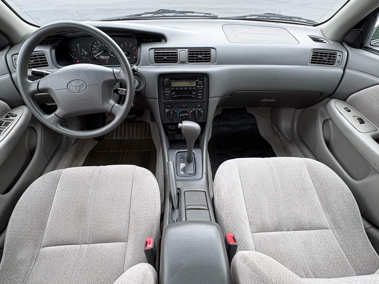 Toyota Camry LE 2000