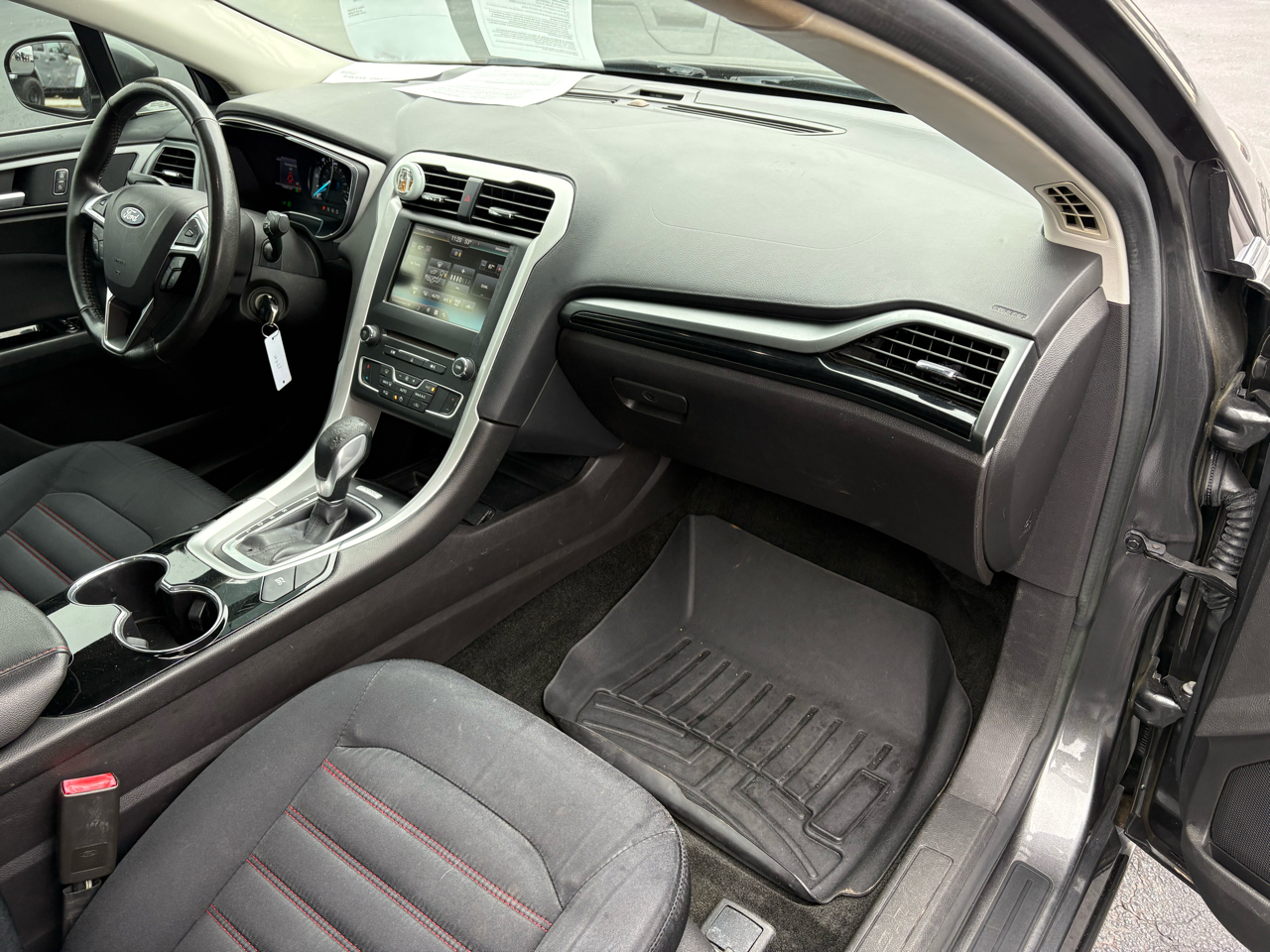 Ford Fusion Hybrid SE 2016