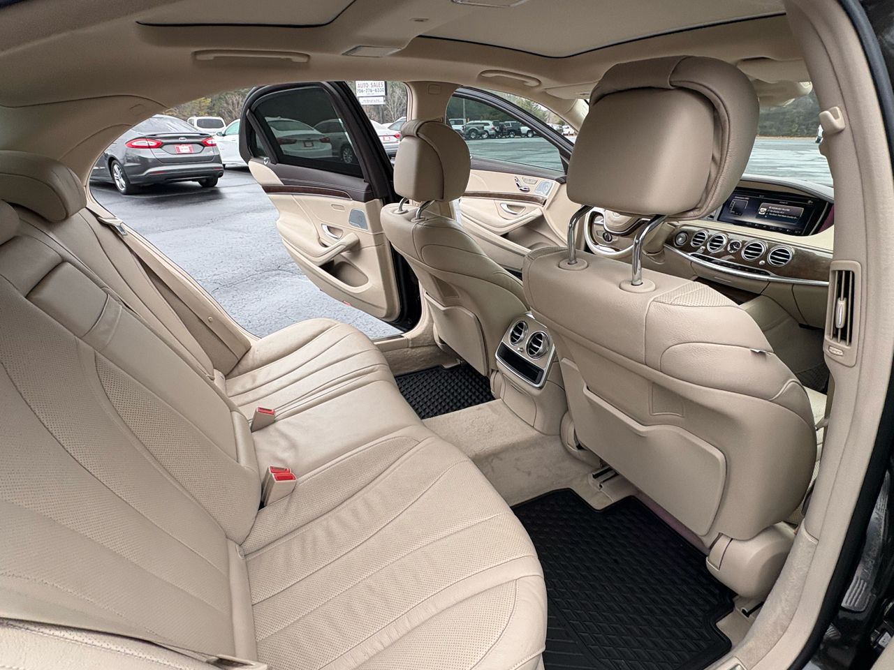 Mercedes-Benz S-Class S550 2015